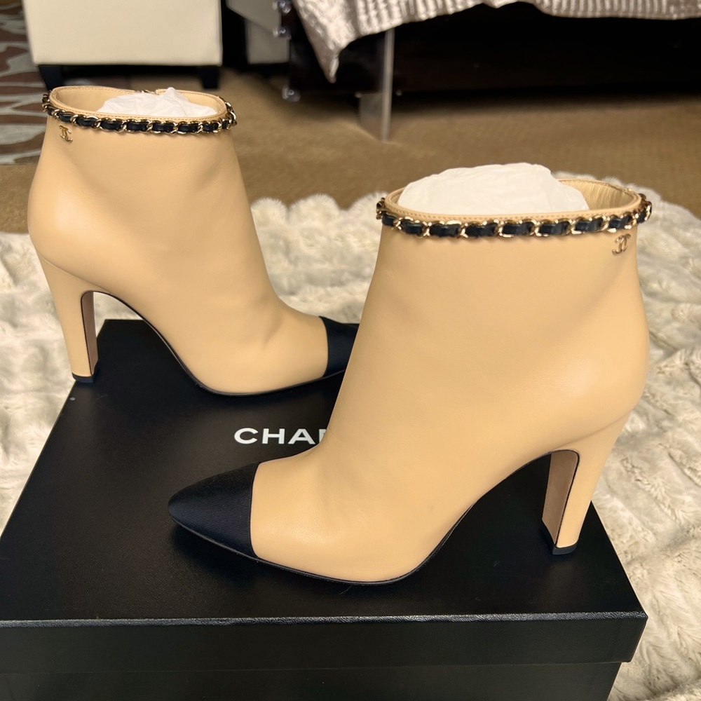 Chanel Bootie 38.5 NEW